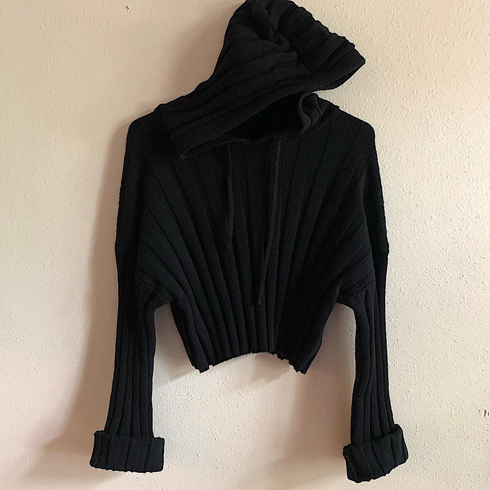 NWOT Forever 21 Cropped Hooded Sweater